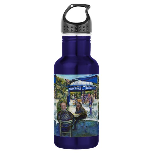 Passionate mensen die in het park spelen, NYC Waterfles (Voorkant)