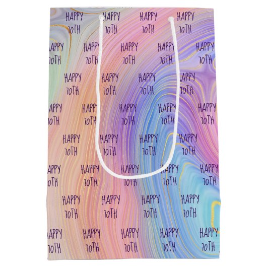 Pasteelregenboog 70e verjaardag Middelgrote Gift B Medium Cadeauzakje (Achterkant)