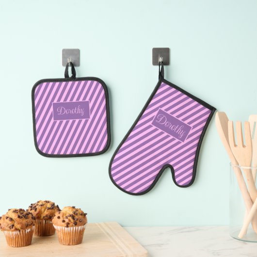 Pastel Aangepaste roze en lavender Striped Ovenwant & Pannenlap Set (Insitu(Ophanging))