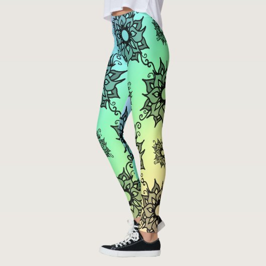 Pastel Black Floral Pattern Leggings (Gauche)