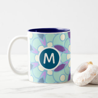 Pastel Bloemige Mandala Monogram Letter Ontwerp Tweekleurige Koffiemok
