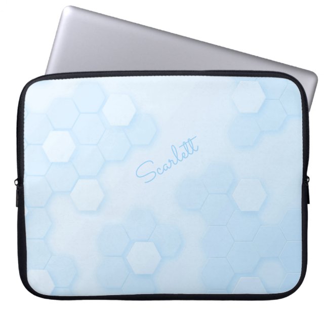 Pastel Blue Hexagonal Pattern met aangepaste naam Laptop Sleeve (Voorkant)