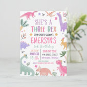 Pastel Dinosaur Invitation Anniversaire Fille Troi (Debout devant)