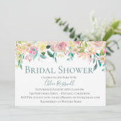 Pastel Floral Bouquet Bridal Douche Invitation (Debout devant)