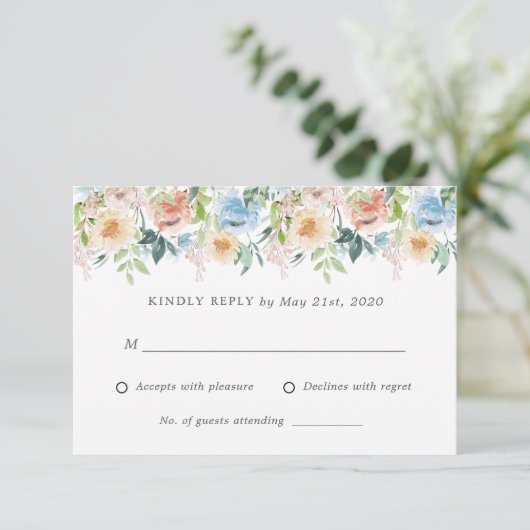 Pastel Garden Blue Floral Wedding Carte de réponse (Debout devant)