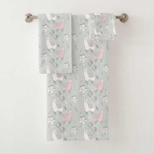 Pastel Llama Pattern Bad Handdoek (Insitu)