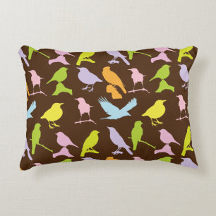 Pastel met kleurrijke variëteit vogelpatroon accent kussen