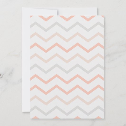 Pastel Peach en Grey Zig Zag Shower Invitation (Achterkant)