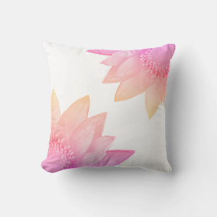 Pastel Pink Lotus Flowers op White Sierkussen