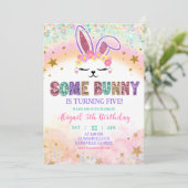 Pastel Rainbow Sequins Bunny Invitation Kaart (Staand voorkant)