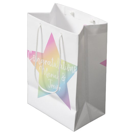 Pastel Rainbow Star-Baby shower Medium Cadeauzakje (Voorkant Gekanteld)