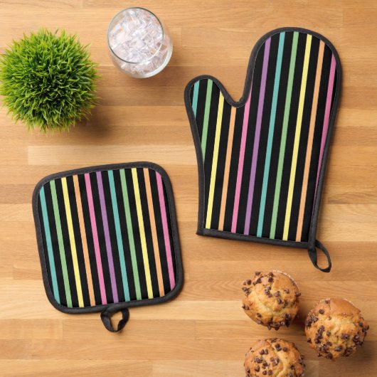Pastel Rainbow Stripes Patroon op zwart Ovenwant & Pannenlap Set (Top down)