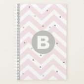 Pastel rose chevron et monogramme gris à points (Devant)