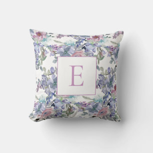 Pastel Roze Blauw Paarse Bloemen Witte Monogram Kussen
