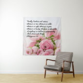 Pastel roze bloemen bijbel vers wandkleed (In situ)