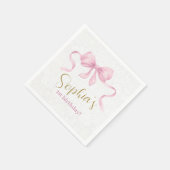 Pastel Roze Bow & Elegant Gouden Script Verjaardag Servet (Hoek)