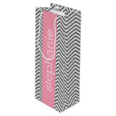 Pastel Roze en Grijze Chevrons Aangepaste naam Wijn Cadeautas (Voorkant Gekanteld)