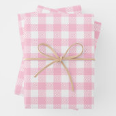 pastel roze en witte buffel geruite inpakpapier vel (In situ)