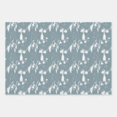 Pastel Stofblauwe Vaas met Bloemen en Bloesems Inpakpapier Vel (Voorkant)