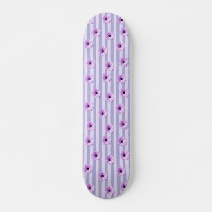 Pastel strepenpatroon met madeliefjes skateboard