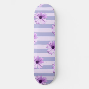 Pastel strepenpatroon met madeliefjes skateboard