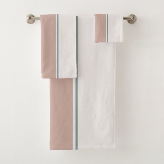 Pastel Stripes-2 – Style de serviette de spa minim (En situation)
