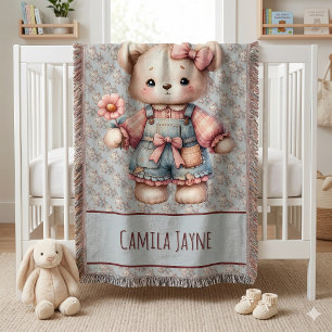 Pastel teddybeer die een bloem vasthoudt en overal deken