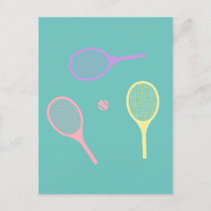 Pastel Tennis Rackets met Tennis Ball on Green Briefkaart