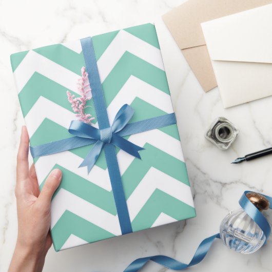 Pastel Turquoise & Witte Chevron Huwelijk Verjaard Cadeaupapier (Geschenken)