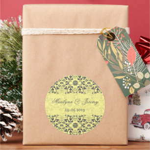 Pastel Yellow Damask Lace Wedding Favor Ronde Sticker