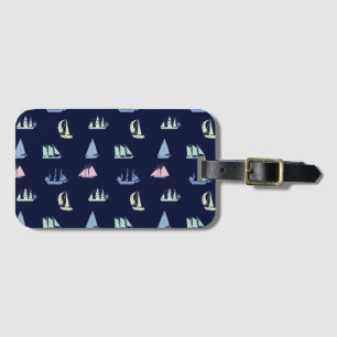 Pastel Zeilboot Patroon op Midnight Blue Bagagelabel
