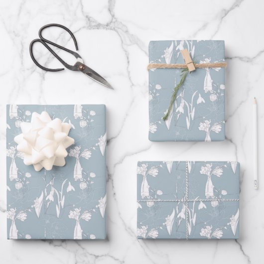 Pastelblauwe vaas met bloemen en bloesems inpakpapier vel (Voorkant)