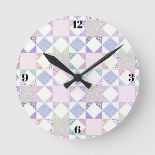 Pastelkleurige quiltklok minimalist decor voor naa ronde klok
