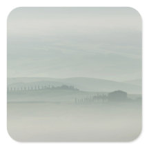 Pastelochtend in de foggy Tuscany