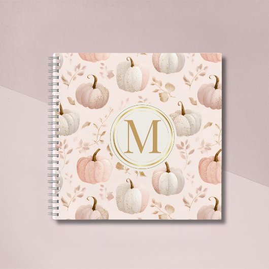 Pastelpompoenmonogram – gepersonaliseerd Initiaal  Notitieboek