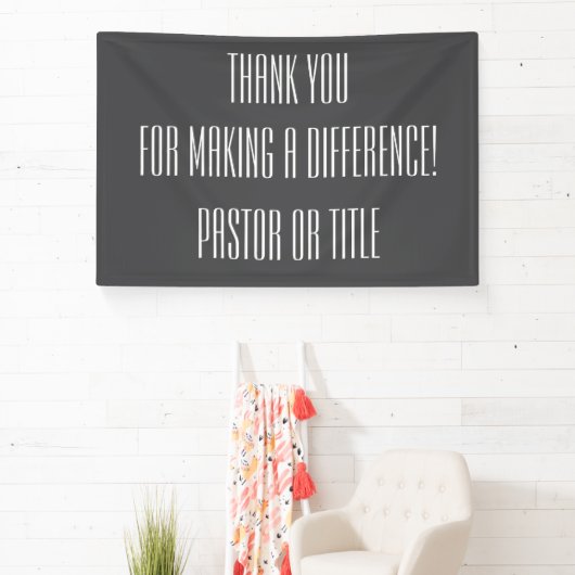 Pastoor maakt het verschil dank u spandoek (Insitu)