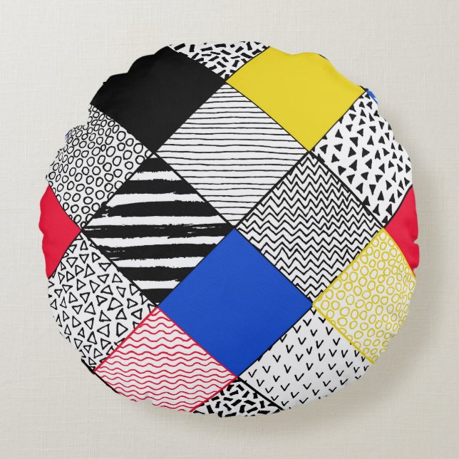 Patchwork achtergrond: vogels, stippen. rond kussen (Voorkant)