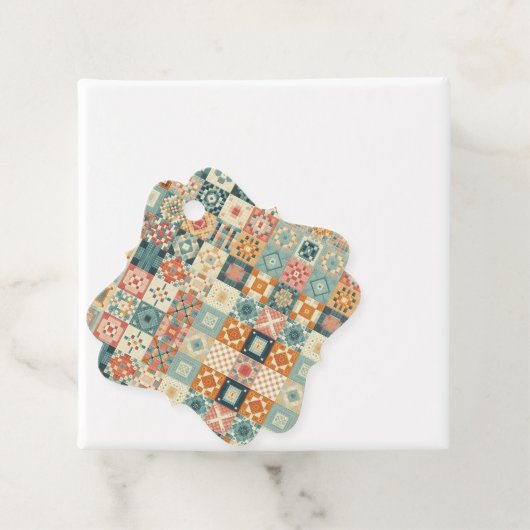 , patchwork gewatteerde look bedankjes labels (In situ)