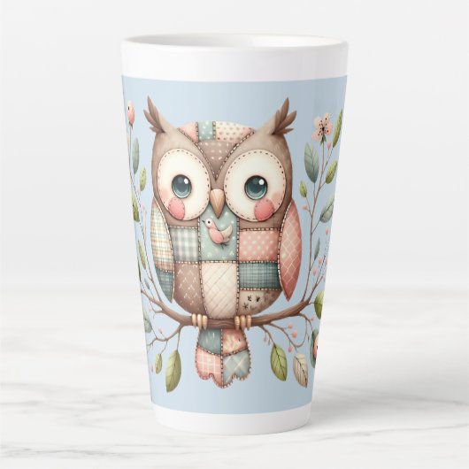 Patchwork Uil in grillig bos Latte Mok (Voorkant)