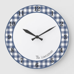 Patriot Blue Gingham Farmhouse Klok met Naam