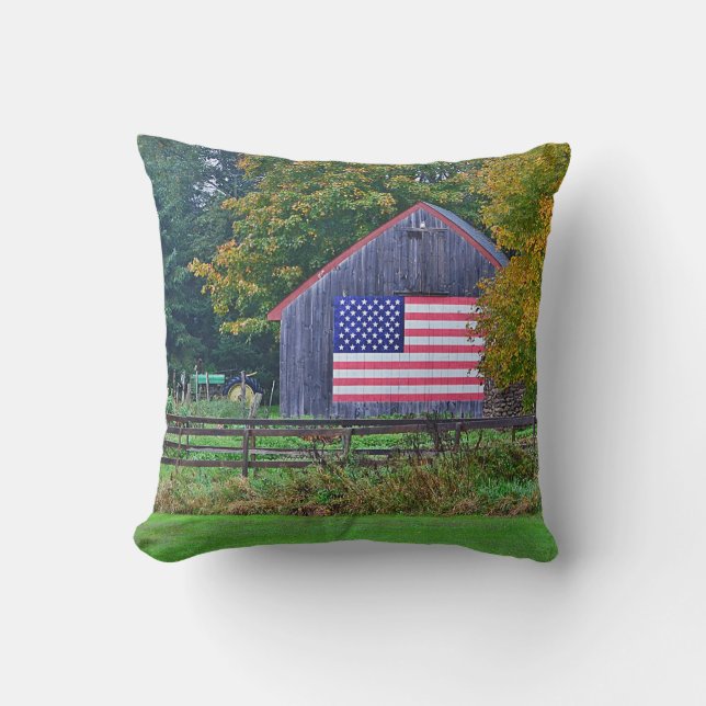 Patriotic Barn Pillow Kussen (Voorkant)