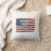 Patriotic Husband Daddy Protector Hero Flag Shirt  Kussen (Deken)