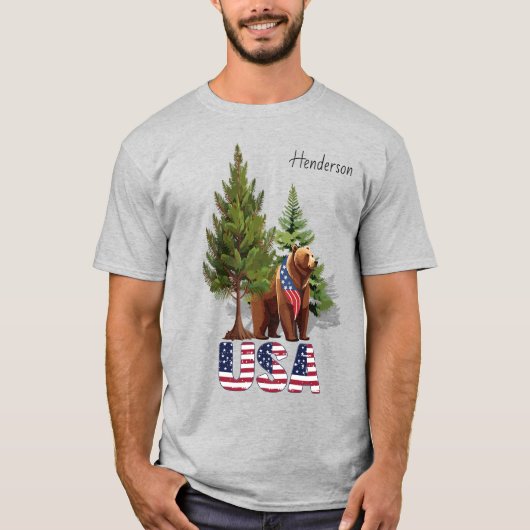 Patriottisch Bruin Beer In PiNE Trees Amerikaanse  T-shirt (Voorkant)