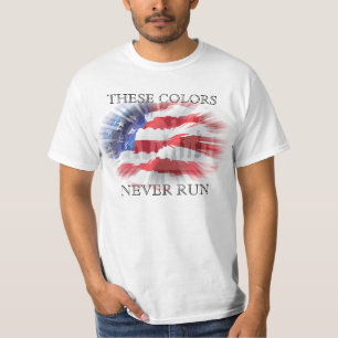Patriottische Amerikaanse vlag Deze kleuren lopen T-shirt
