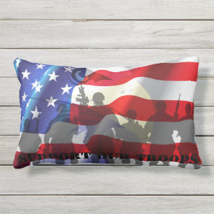 Patriottische Amerikaanse vlag ondersteunt onze tr Buitenkussen