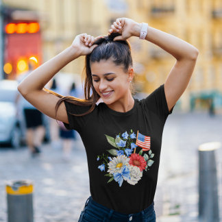 Patriottische bloemboeket met Amerikaanse vlag en  T-shirt