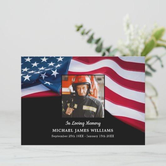 Patriottische brandweerman Memorial USA Flag Funer Bedankkaart (Staand voorkant)