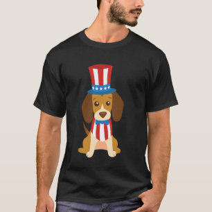 Patriottische hond met USA-hoed en vlinderdas T-shirt