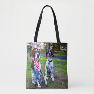 Patriottische honden en Fireworks All-Over-Print C Draagtas