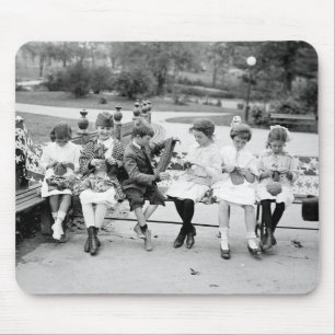 Patriottische koningsbijen, begin jaren 1900 muismat